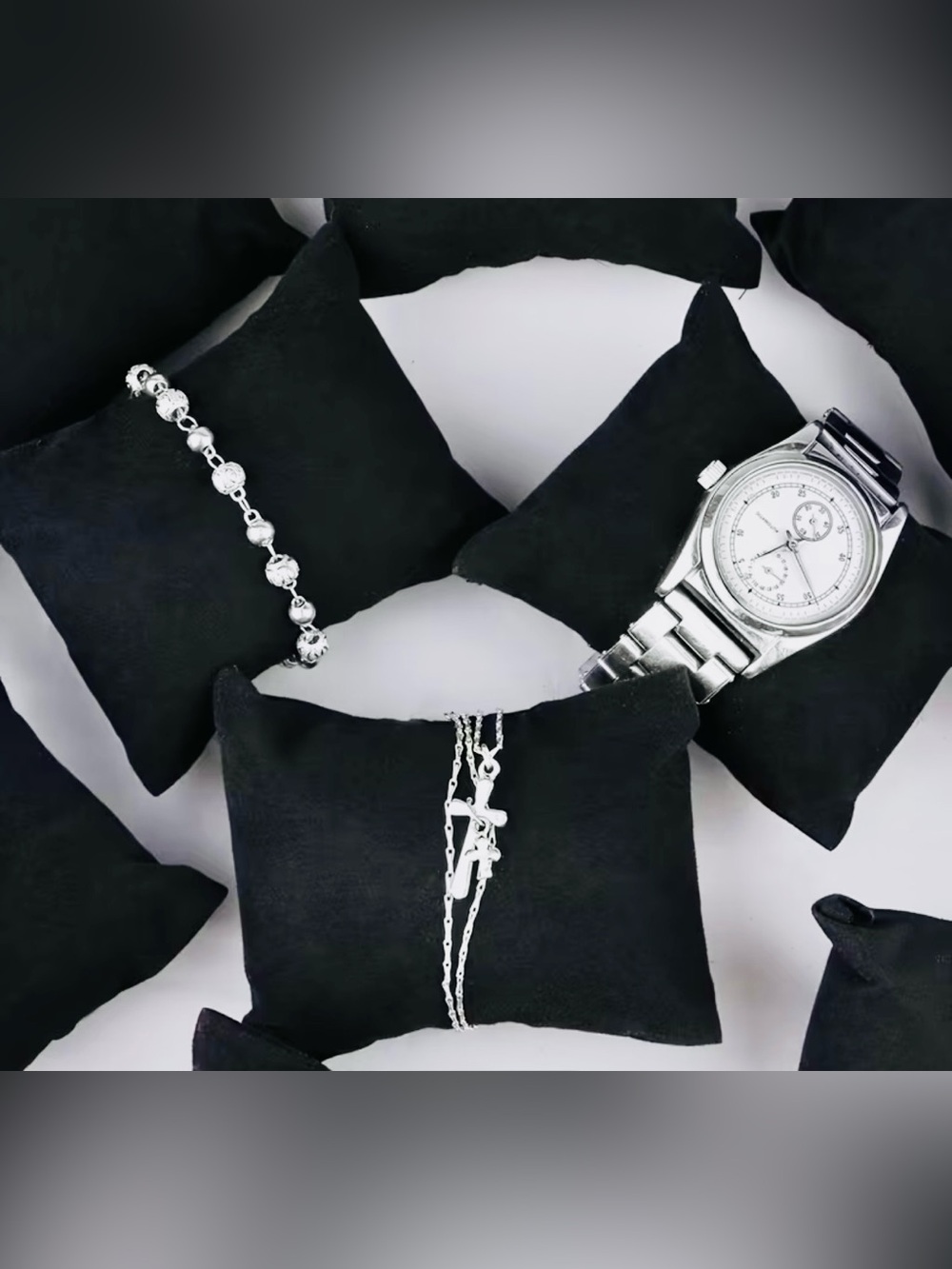 NEW (1) Small Black Velvet Pillow For Jewelry Display Watches Bracelets Bangles